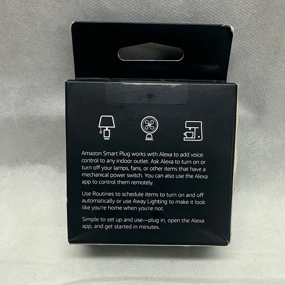 Amazon Smart Plug in White - Picture 3 of 4